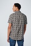No Excess Short Sleeve Overhemd Print Groen Model / Achterkant