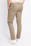 Suitable Plato Chino color khaki Model / Voorkant