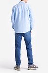King Essentials The Tommy Oxford Hemd Hellblau Model / Achterkant