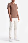 King Essentials The Steve T-Shirt Bruin Model / Voorkant