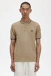 Fred Perry Polo M3600 Beige Model / Voorkant