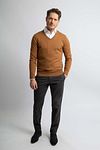 Steppin' Out Maglione in cotone e cashmere con scollo a V cammello Model / Voorkant