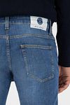 MUD Jeans Denim Regular Bryce Indigo Blauw Model / Detail