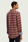 Camicia Scotch and Soda a quadri multicolore Model / Achterkant