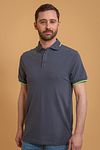 Suitable Fluo B Polo Antraciet Model / Voorkant met Emiel