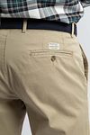 Steppin' Out Chino Newbury Sand Model / Detail