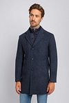 Suitable Coat Wolle Twill Dunkelblau Model / Voorkant mit Folkert