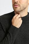 Suitable Lambswool Pullover O-Neck Anthracite Model / Detail