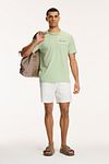 T-Shirt Shiwi Antigua Port Dust Green Model / Voorkant