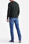 KING Essentials The John pullover in lana merino verde scuro Model / Achterkant