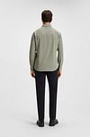 BOSS Relegant Shirt Corduroy Green Model / Achterkant