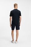 Camiseta BOSS Interlock en azul marino Model / Achterkant