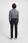 Pantalón BOSS Delaware en azul marino Model / Achterkant