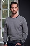 Suitable pullover in morbido cotone grigio con stampa Model / Voorkant