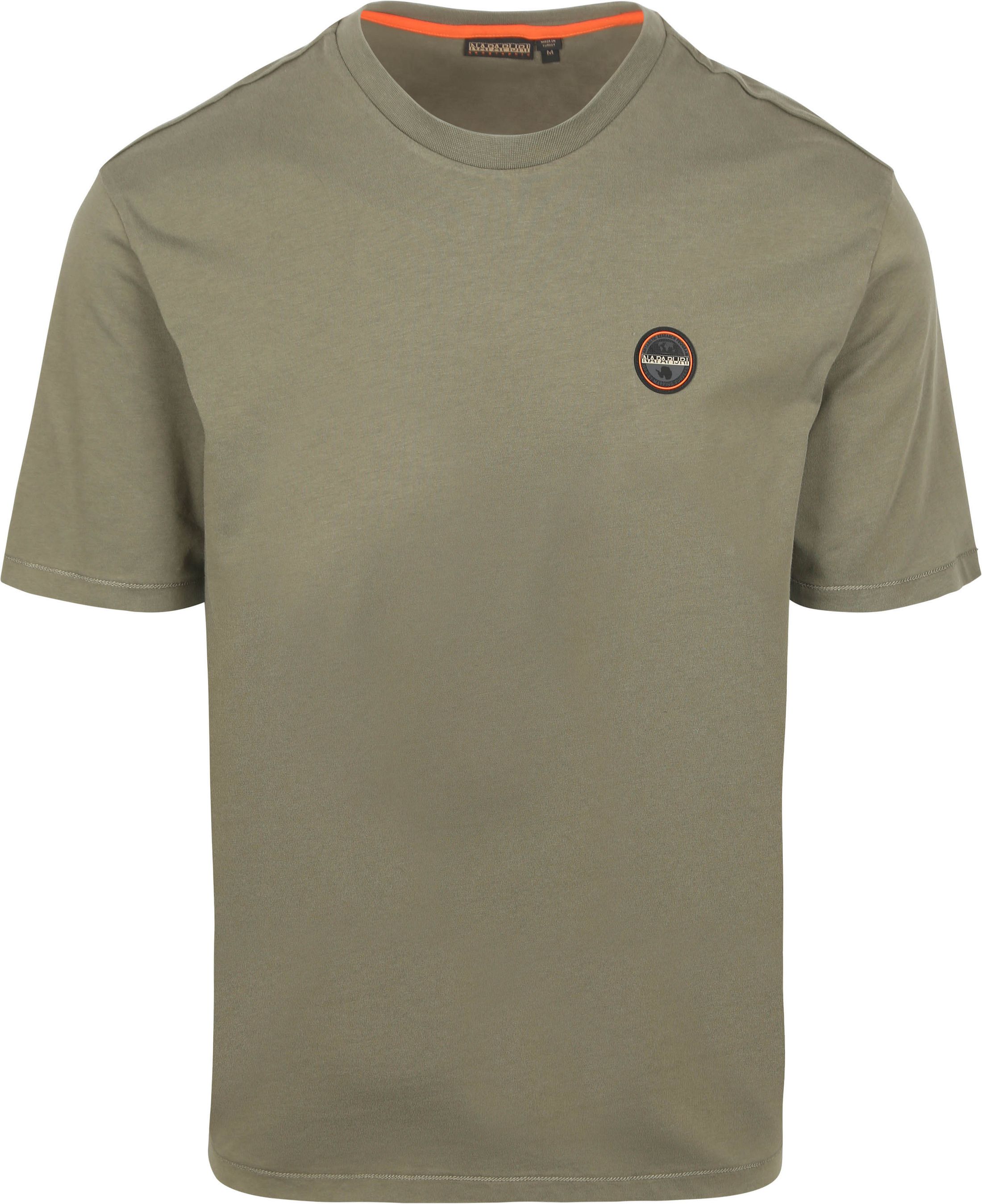 Napapijri Badge T-shirt Olijfgroen NP0A8949G0A1 kopen | Suitable