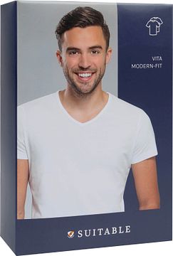 Descarga Camiseta Blanca Con Cuello En V Mostrada En Fondo Blanco Mockups G4ttqdfxe