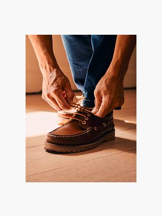 Suitable Chaussures Bateau En Cuir Marron