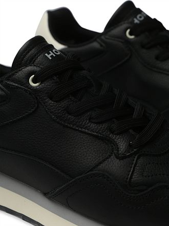 22502620-black