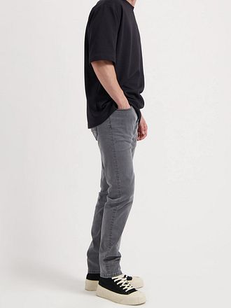MUD Jeans Rick Grå