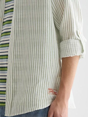 Scotch & Soda Chemise en Lin Rayée Blanche Model / Detail