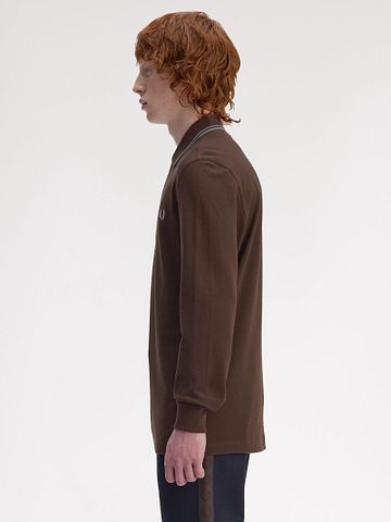 Fred Perry Langarm-Poloshirt Braun 49A Model / Zijkant