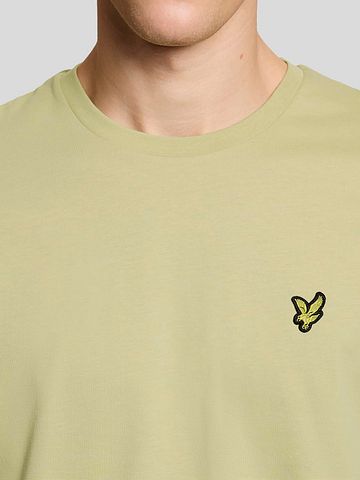 Lyle and Scott T-skjorte i Ørtengrønn Model / Detail