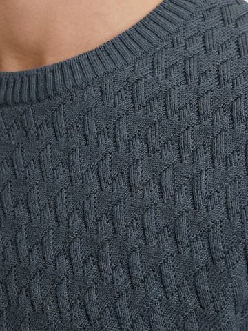 Vanguard Pull Maille Structure Bleu Model / Detail