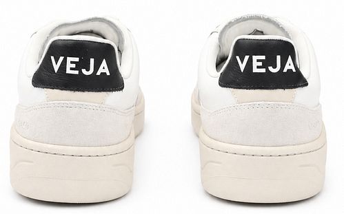 Veja Sneakers V-90 Black Product / Achterkant