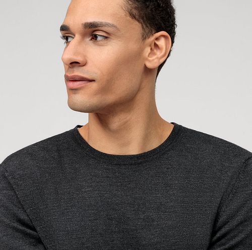 Olymp Pullover O-Hals Wolle Dunkelgrau Model / Voorkant