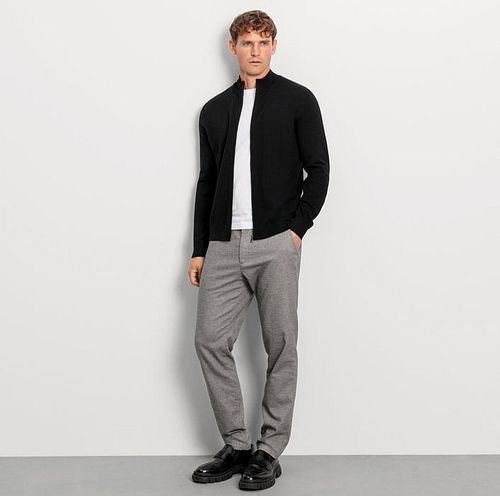 Sweter OLYMP z krótkim zamkiem z wełny, czarny Model / Voorkant