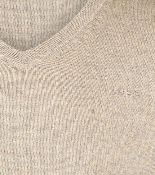 Jersey McGregor Merino Blend con cuello de pico en color arena Product / Detail