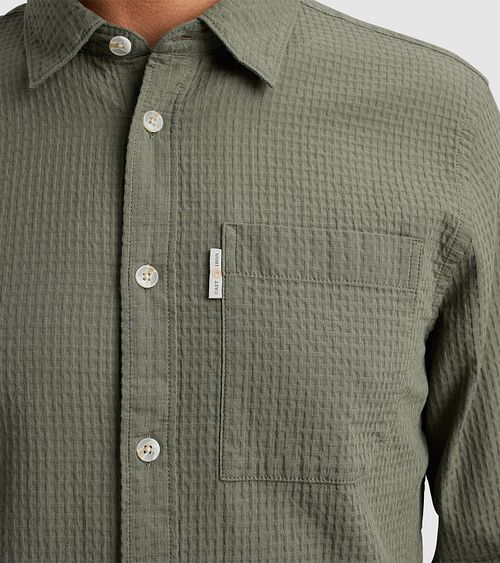 Cast Iron overshirt o waflowej strukturze, zielony Model / Detail