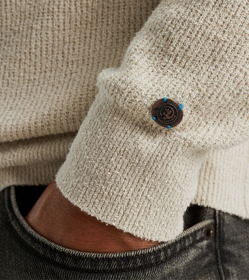 Cast Iron Trui Fine Bouclé Ecru Model / Detail