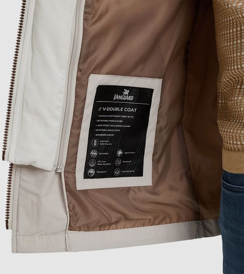 Chaqueta Vanguard V-Double Greige Model / Detail