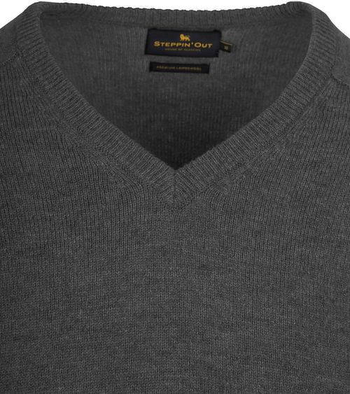 Steppin' Out Maglione scollo a V in lana d’agnello antracite Product / Detail
