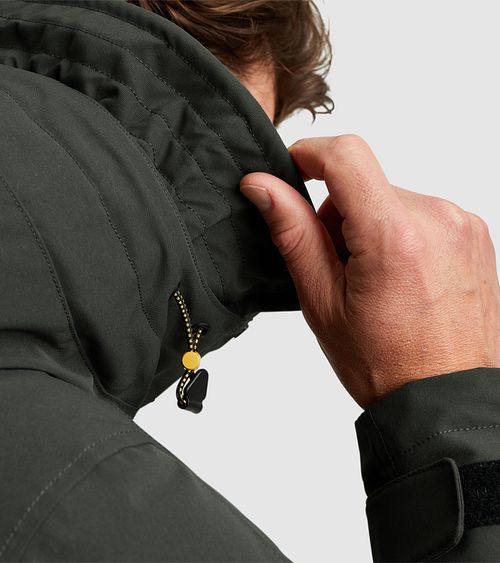PME Legend Ice Pilot Parka i olivengrønt Model / Detail