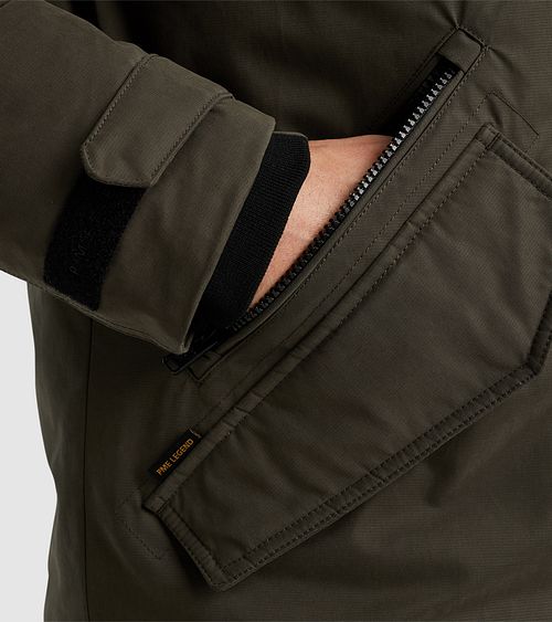 PME Legend jacka Tupular Olivgrön Model / Detail