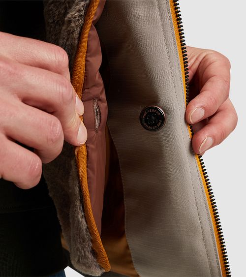 PME Legend Jas Snowpack Icon 2.0 Khaki Model / Detail