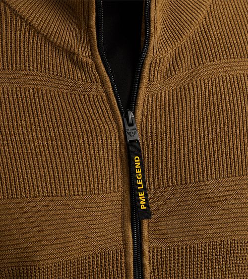 PME Legend Vest Okergul Model / Detail