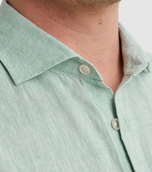 Vanguard Chemise Short Sleeve De Lin Vert Model / Detail