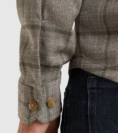 Vanguard Overshirt w kratę w kolorze taupe Model / Detail