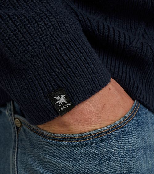 Vanguard Pullover Half Zip Structure Navy Model / Detail