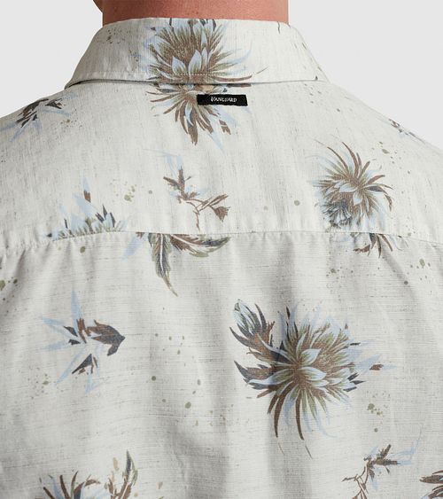 Vanguard Short Sleeves Hemd Blumen Ecru Model / Detail