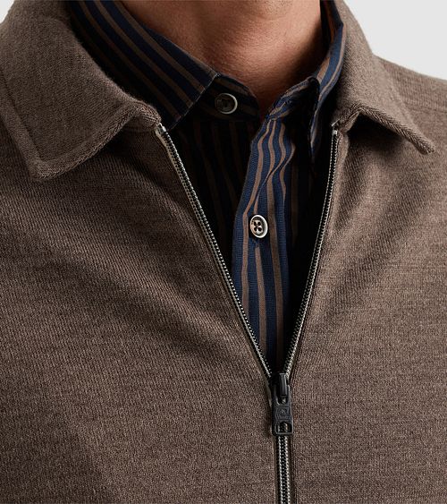 Vanguard Vest Ullblanding Brun Model / Detail