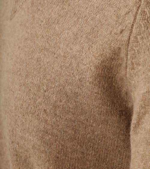 Maglione Steppin' Out con scollo a V in lana d’agnello cammello Product / Detail