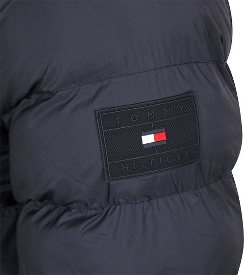 Tommy Hilfiger midtvektsjakke i marinblå Product / Detail