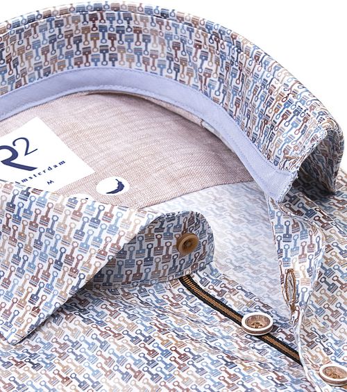 R2 Hemd Shortsleeve Print Blau Model / Detail