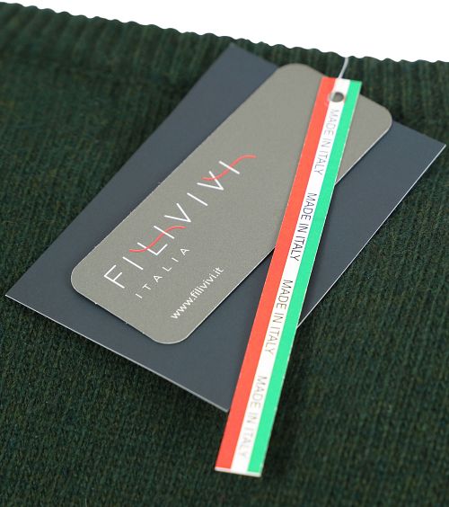 Jersey de lana de cordero Suitable con cuello de pico en verde oscuro Product / Detail