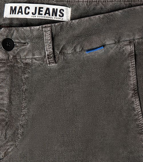Mac Chino Griffin Cargo Antraciet Model / Detail