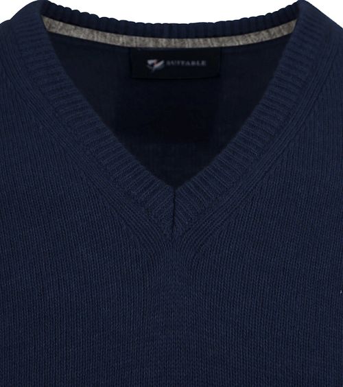 Suitable Sweter z wełny jagnięcej z dekoltem w serek, granatowy Product / Detail